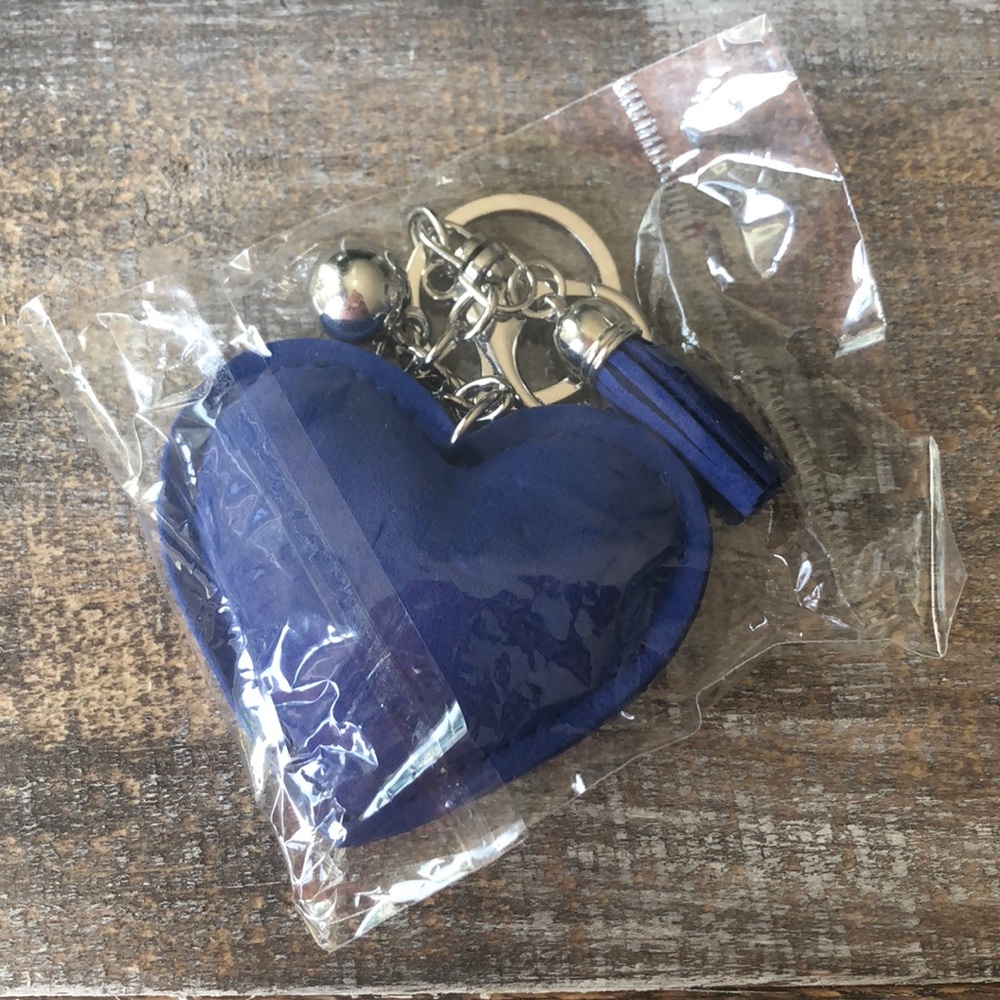 American Flag 🇺🇸 Rhinestone Heart Keychain 💙 - Picture 4 of 7